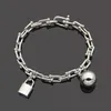 Braccialetti di design da donna di alta qualità Bracciale classico con catena a U monostrato Braccialetti con coppia di perline con chiusura di marca di lusso