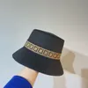 Kvinnor Designer Brev Stråhatt Gentleman Keps Topp Solhatt Mode Stickad Mössa Bred brättad Keps För män Kvinna Bred Brättad Hattar Sommar Bucket Hats Outdoor Beach Hattar