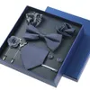 Neckband Mäns slips 8 cm slipsuppsättning formell lyxig bröllop cravat silkes bowtie pocket fyrkantig manschettknappar brosch blommor lådan set gåvor för män j230225