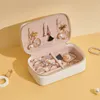 Mini Schmuck Box Organizer Display Reise Schmuck Boxen Fall Tragbare Medaillon Halskette Leder Lagerung Ohrring Ring Halter