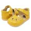 Sandaler Livie Luca Factory Petal Kids Leather Shoes For Girls Flower Casual Children Low Heel Golden and Silver 230224