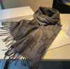 Herfst en winter nieuwe ontwerper sjaal sjaal heren en dames kasjmier sjaal sjaal nek warme, dubbelzijdige letter kwast