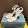 Nowe srebrne sandały stiletto sztyletowe krysztarskie sznurka sztylet sztyletowe buty wieczorowe 9 cm kobiety luksusowe projektanci z pudełkiem z pudełkiem