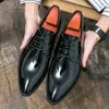 فستان أحذية الرجال مرآة الوجه Oxfords مصمم فاخر براءة اختراع رسمية جلدية مدببة الدانتيب الأعمال الخضراء mocasines 230224