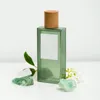 Neutral parfym olika dofter tillgängliga och elegant doft för män och kvinnor