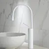 Krany kuchenne kran łazienki szczotkowane złoto dorzecze zimno i zlewozmywak dotknij pojedynczy uchwyt pokład montowany licznik 360 ° rotacja