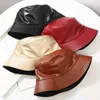 Breda randen hattar Autumn Winter pu läder bomullshink hatt män kvinnor mode solid två sidor fiskare hatt utomhus casual panama flickor bassäng mössa g230224