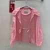 Designer Femmes Trenchs Manteaux Printemps et Été Loisirs Mince À Capuche Taille Slim Fit Ultra Léger Coupe-Vent Imperméable À L'eau Solaire Veste Coupe-Vent