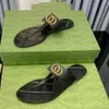 Sandali maschi classici pantofole di grandi estate da spiaggia da spiaggia per le donne diapositive lettere designer piatto designer di scarpe bottone in metallo sandali pigri lazy la