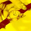 腕時計女性の防水石英時計高級レザーストラップラインストーンウォッチブラックブレスレットダイヤモンドレディービジネス腕時計