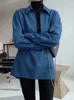 Camicette da donna Camicie TWOTWINSTYLE Camicia blu allentata per le donne Scollo a V Manica lunga Solido Minimalista Camicette vintage Donna Moda coreana Abbigliamento Stile 230225