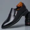 Sukienka buty moda spite stóp skórzane mężczyźni swobodny formalny mokasyny Business Wedding Oxfords buty zapatillas de hombre 230224