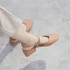 Sandals schoenen voor vrouwen Sandalen Zomer Mid Heel 2022 Nieuwe Koreaanse stijl Versatiele retro dikke hakken Anklestrap schoenen Sandalias de Tacon Z0224