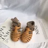 Sandali 2022 Primavera Estate Nuovi sandali per ragazze Ragazzi Bambini Toe Ritagli Moda traspirante Nuove suole morbide Scarpe piatte Sandali per bambini Z0225