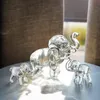 Dekorativa föremål Figurer H D Set av 3 Mother och Two Babies Elephant Collectible Lucky Crystal Paperweight Ornament Home Decor 230224