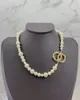 14 Style Pearl Chain Diamond Pendant Halsband Designer för kvinnor Ny produkt Eleganta pärlhalsband Vilda mode Kvinna Halsband Utsökta smycken leverans
