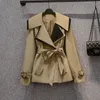 Женские траншеи COAT