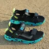 Sandalias 2023 Verano Playa Agua Niños Zapatos de moda Ligero Antideslizante Fondo suave Sombreado Cuero Niños Cómodo 230224