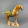 Dekorativa föremål Figurer Tang Sancai Yellow Glazed War Horse Sculpture Home Decor Antique Porcelain Excavated Vintage Retro Decoration 230224