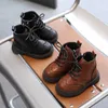 Spor ayakkabı sonbahar kış resmi erkek elbise ayakkabıları 1 ila 6 yıl siyah kahverengi yakışıklı İngiliz tarzı yürümeye başlayan çocuklar için platform botları çocuk f09084 230224