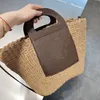 Designer Woemns Woody Tote Beach BagsFashion Raffia Braw Shopping Bag Chole Män Kvinnor Handväska vävda läder hinkväskor brev sommaren sommar