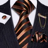 Шея галстуки Классический оранжевый полосатый мужчина галстук брошь набор 100 шелковых галстуков для мужских голени.