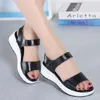 Sandalet Wdzkn 2022 Kadın Kama Sandalet GÜNEŞ DERİ Yaz Ayakkabı Koğa Peep Toe Platform Platform Sandalet Siyah Beyaz H050 Z0224