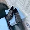 Zapatos de diseñador para mujer Mocasines de cuero con brillo de chocolate Zapatillas negras Mocasines de cuero cepillado Monolith Plus Zapatillas de plataforma Cloudbust Zapatos casuales Tallas 35-41 03