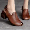 Sandals zomer retro etnische stijl middelhoge sandaal van een dikke hakken van middelbare leeftijd en oudere moeders schoenen 230225