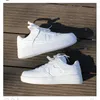 Tênis de vestido tênis moda feminina simples e versátil pequenos sapatos brancos esportes planos sapatos femininos casuais para mulheres 230225
