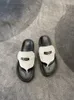 Modedesigner ￤kta l￤der sandaler utomhus strand flip flop platt klack tofflor casual loafers lady kvinnor skor SZ 35-41