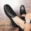 Chaussures habillées de luxe pour hommes Mocassins de créateurs Mode en cuir Classique confortable printemps automne glisser sur des chaussures Simplicité bout rond à l'extérieur Chaussure