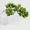 Decoratieve bloemen 1 pc kunstmatige thuja dennenboom takken plastic pinaster cipres gras bruiloft naaldbladeren krans thuiskantoor decor