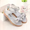 Sandaler Summer Girls Sandals Princess Pu Leather Open Toe Flats Bowknot Kids Girl Shoes For School Toddler Childen Sandals 2737 Z0225