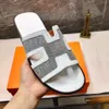 Sandal Mules Slipper Beach Flat Herren Schuhe Izmirs Sandalen Designer Slide Slip auf Gummi-Sohle-Leder-Luxusmarke mit Box 38-46box