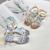 Sandaler flickor Sandaler Nya sommarbarn Sandaler Girls Crystal Shoes Fashion Soft Sole Princess Shoes Casual Beach Flats Z0225