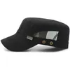 ワイドブリム帽子メンズコットンカモフラットミリタリーハットメタルロゴバッジ通気性アイレット事前に装着するビンテージケピポストマンキャップアーミー