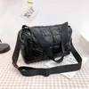 Bolsas de noche 2023 Invierno Solo Hombro Tote Mujeres Espacio Pad Algodón Pluma Abajo Bolsa Cubo Bolso Sac A Main Carteira Bolsa Feminina