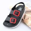 Sandaler Nya sommarpojkar Sandaler för barn strandskor barn sport mjuk antislip casual småbarn baby pvc läder platt sandaler z0225