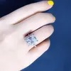 18k Moissanite Ring Fyrkantig Bright Cut Simulation Diamond Rings Bröllopsförlovningsring för kvinnor