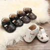 Sandalet çocuklar yeni doğan bebek erkekler moda yaz yumuşak beşik ayakkabıları ilk yürüyüşçü anti slip kızlar sandalet ayakkabı z0225