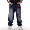 Jeans da uomo Taglie forti Vita 3046 pollici Modello stampato Jeans hip-hop larghi Uomo Stile europeo americano Pantaloni hiphop di tendenza in denim Z0225