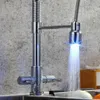 Krany kuchenne LED Light Sink kran mosiądz chromowany zimny pokład montowany w kranach mikser