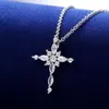 Pendanthalsband Luxury Silver Plated Crystal Cross Halsband White Zircon Cocktail Party Women's Wedding Jewelry Lover's Gifts