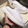 Herrplattform sneakers kvinnor klassiska diamant helt vita skor toppkvalitet l￤der mode plattform skor trendiga designer casual skor