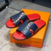 Zapatillas de hombre Sandalias de diseño Izmir Chanclas de cuero Heritage Sandalias de piel de becerro Verano Perezoso Grande Moda Casa Playa Diapositivas casuales Negro