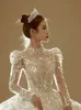2023 Arabski Vintage Linia Suknie ślubne Kryształy Sheer Lace Ball Ball Sukni