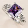Fedi nuziali Anello geometrico in cristallo viola con zirconi Catena in pietra quadrata per gioielli da donna Moda vintage Colore argento delicato