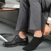 Herensokken 10pairlot Heren Sokken Casual Boat Socks Black Business Socks Solid Color Ademvol comfortabele Hoge kwaliteit Ankle Socks 3745 Z0227
