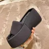 Sandaler Summer New 2022 Fashion Square Toe Luxury Satin Sandaler Feminin Platform Slippers Designer Party Ladies Slippers Flip Flop Z0224